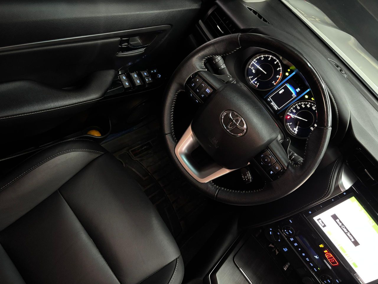 Toyota Fortuner SRX V6 – Año 2023