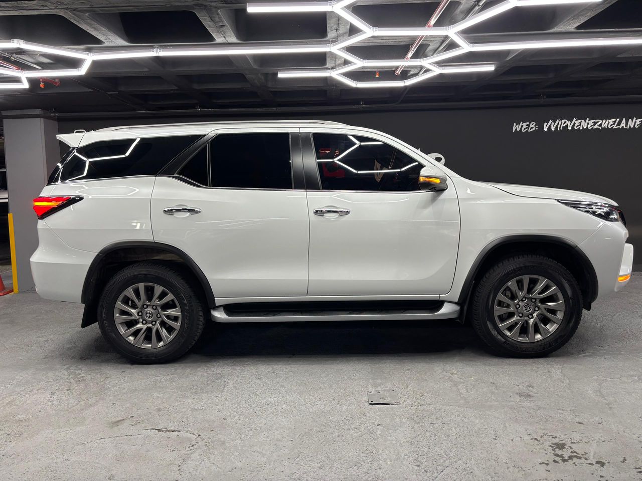 Toyota Fortuner SRX V6 – Año 2023