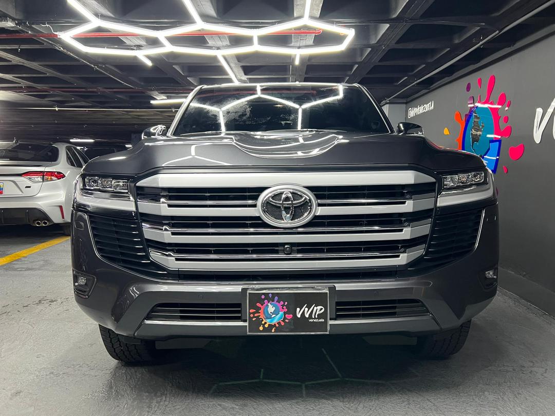 Toyota LC300 – Año 2024