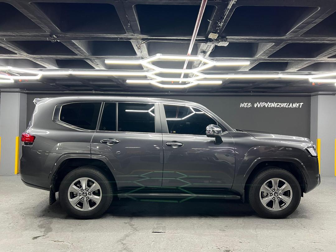 Toyota LC300 – Año 2024