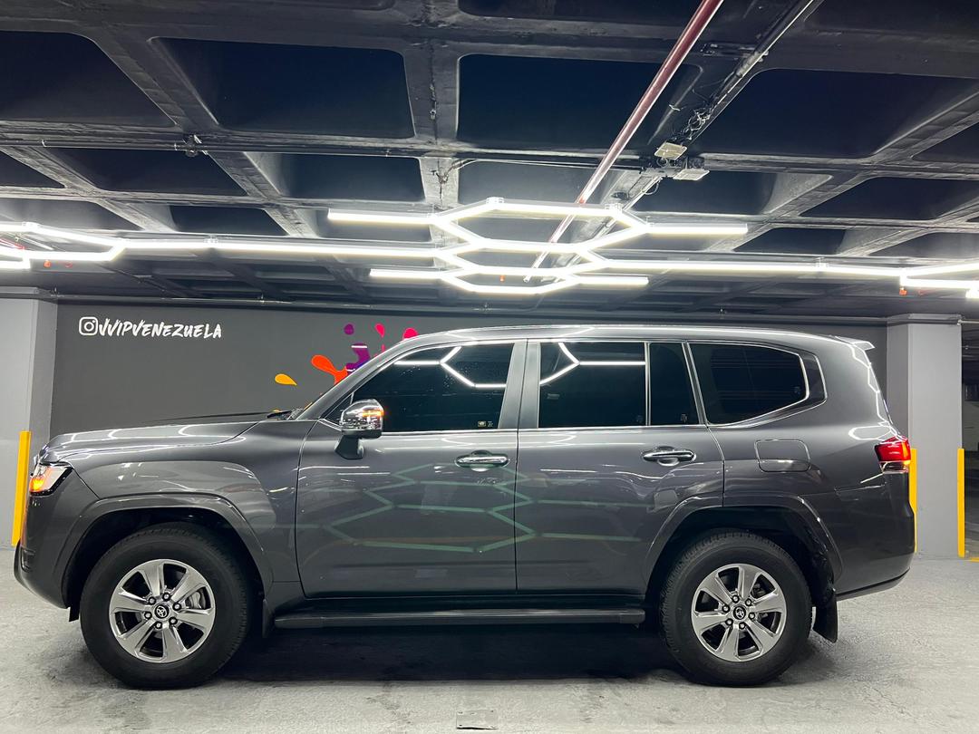 Toyota LC300 – Año 2024