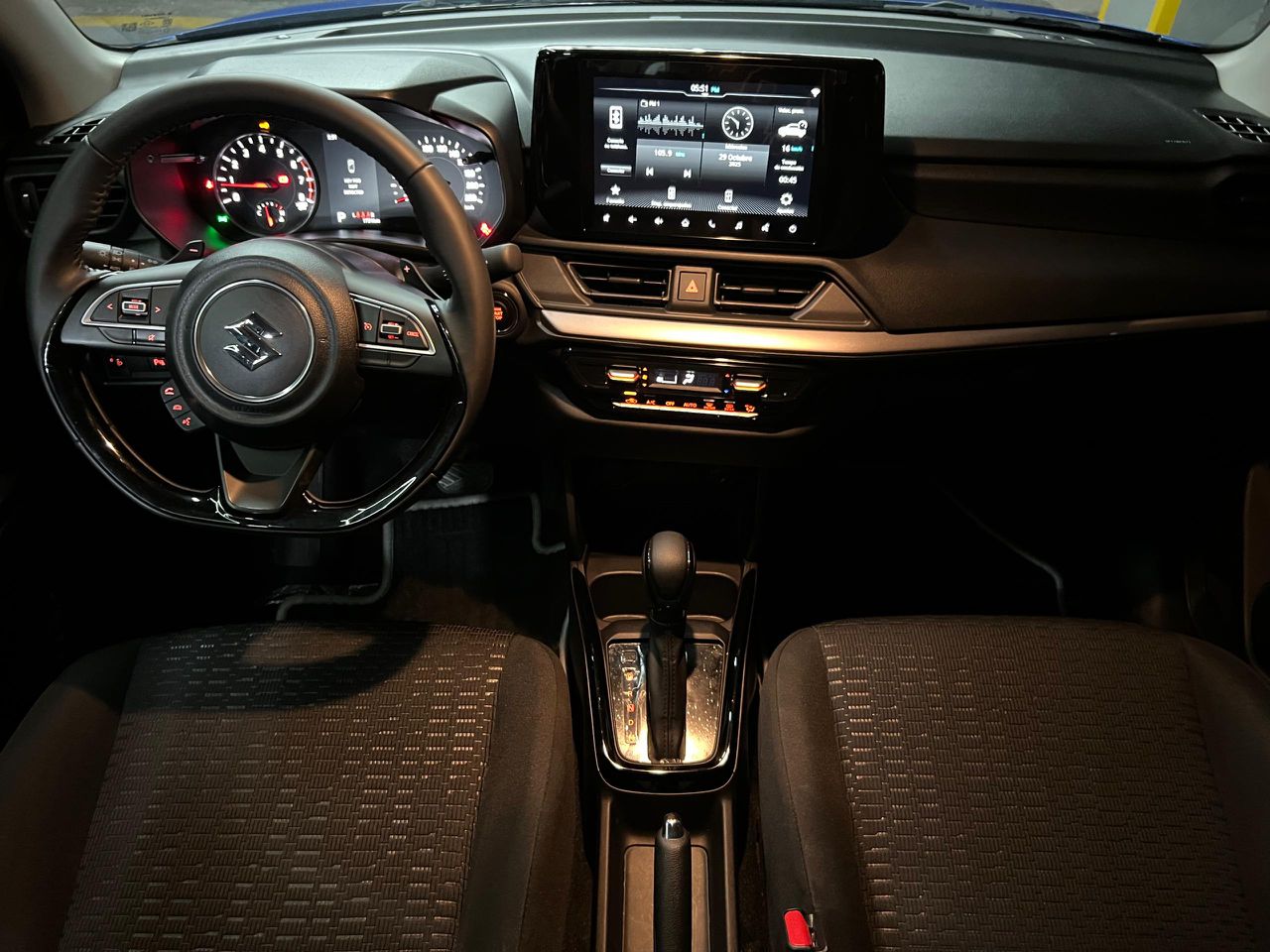 Suzuki Swift GLX – Año 2025