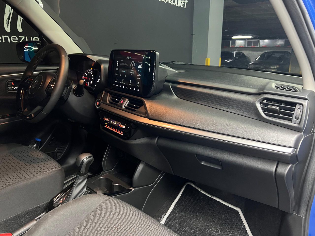 Suzuki Swift GLX – Año 2025