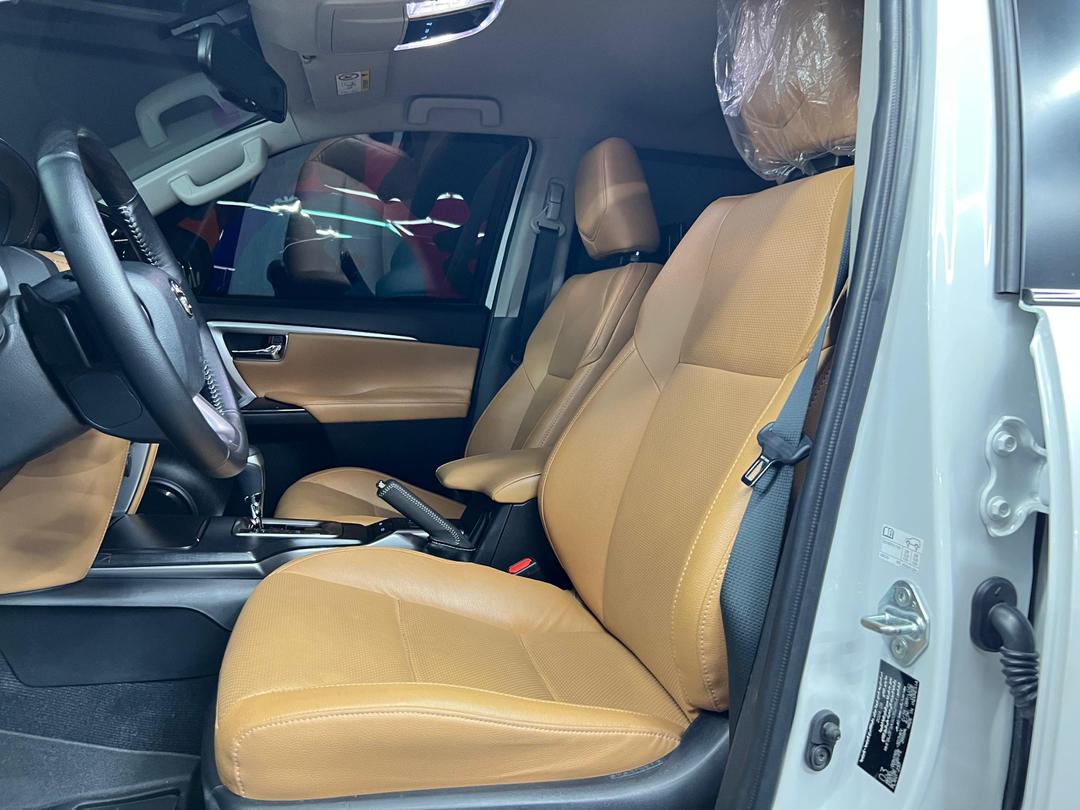 Toyota Fortuner VXR 4.0 V6 – Año 2025