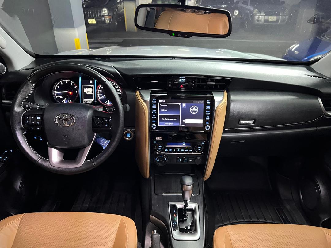 Toyota Fortuner VXR 4.0 V6 – Año 2025