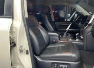 Toyota Land Cruiser V8 5.7 – Año 2021