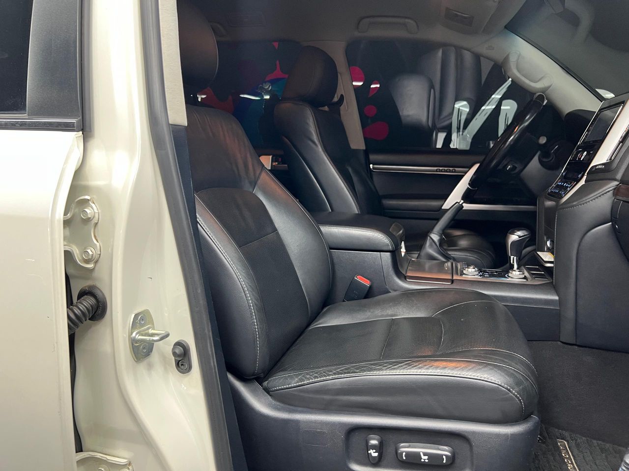 Toyota Land Cruiser V8 5.7 – Año 2021