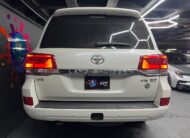 Toyota Land Cruiser V8 5.7 – Año 2021