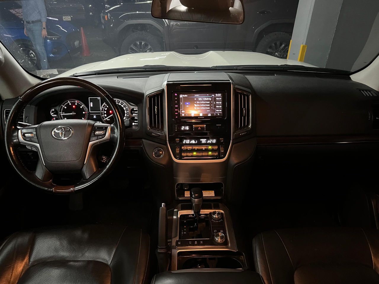 Toyota Land Cruiser V8 5.7 – Año 2021