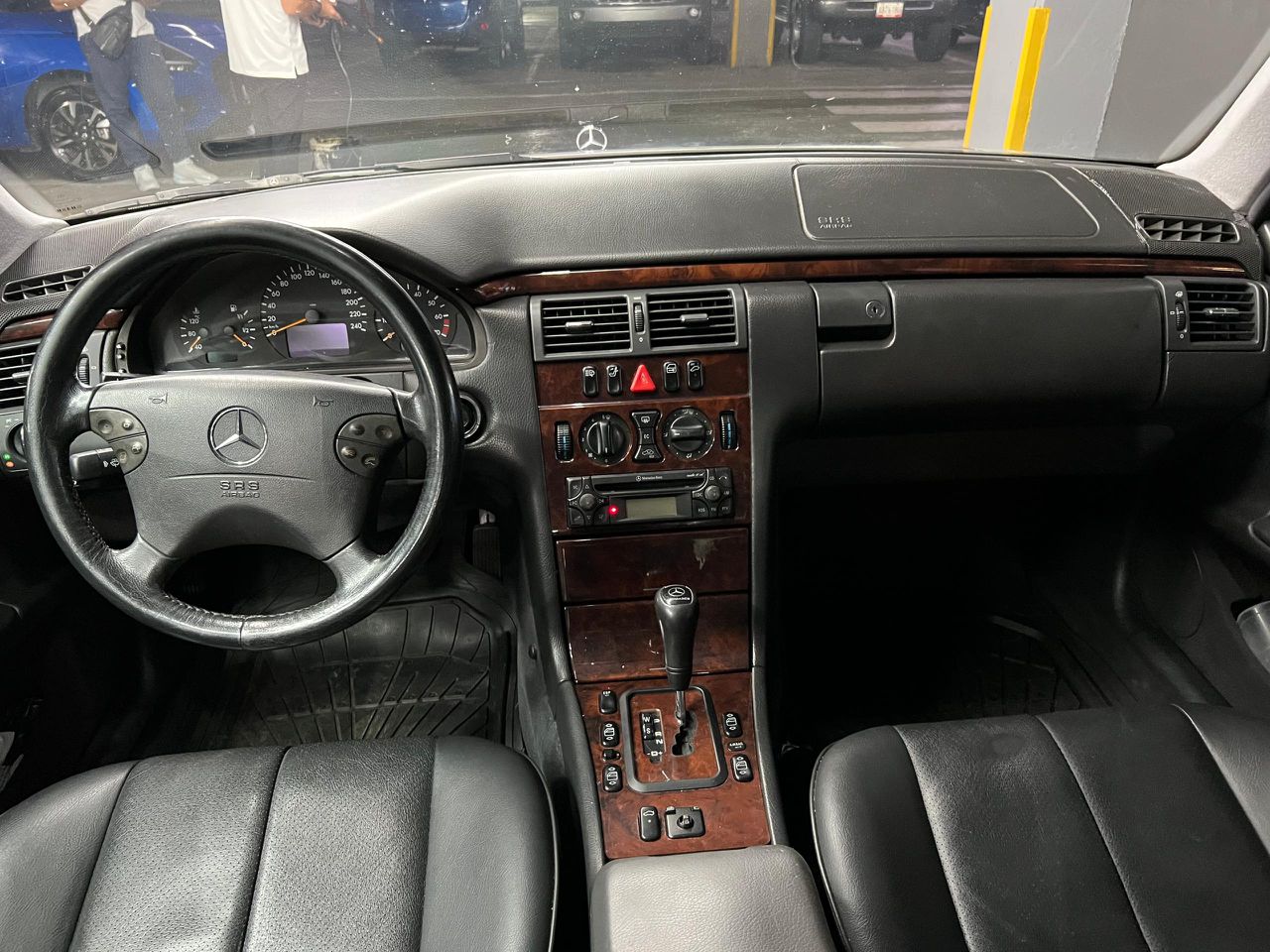 Mercedes E 240 – Año 2002