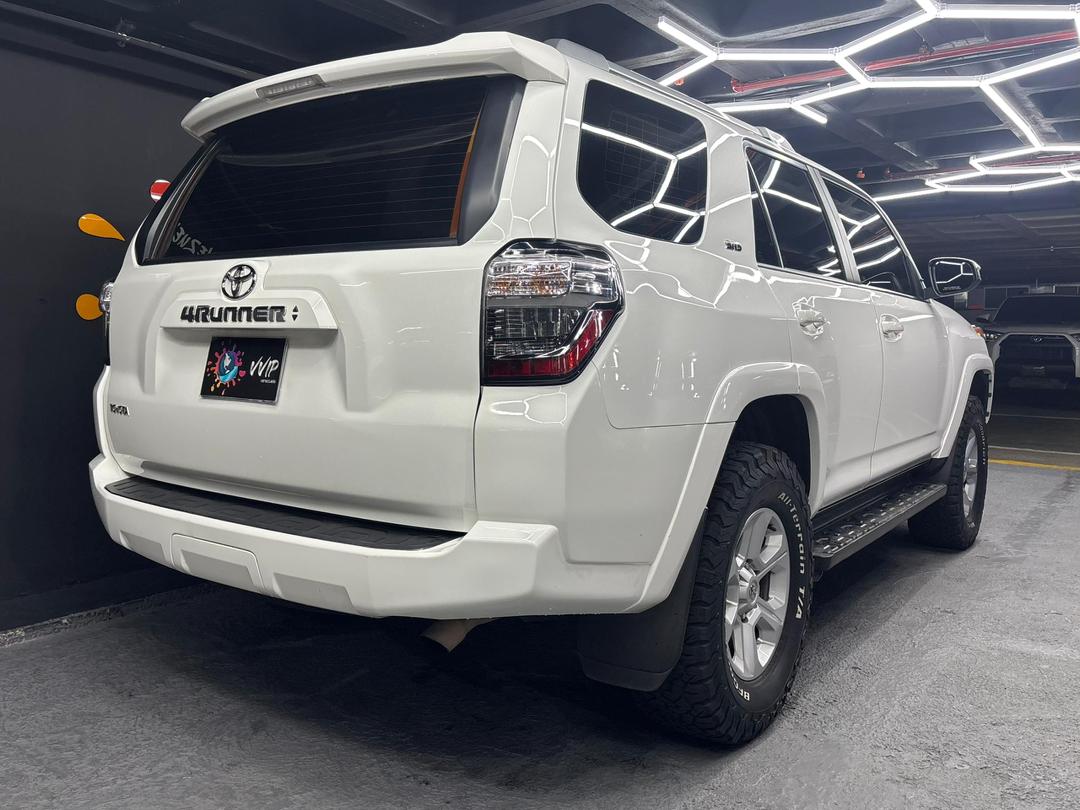 Toyota 4Runner SR5 – Año 2024