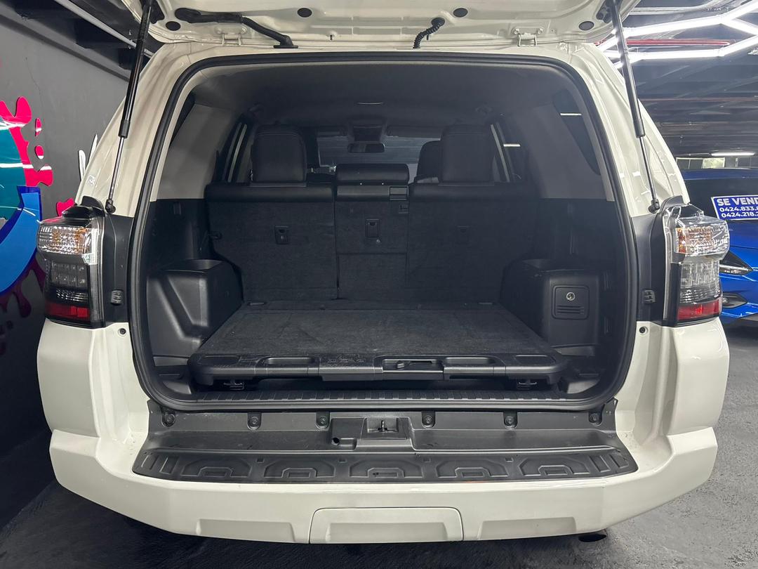Toyota 4Runner SR5 – Año 2024