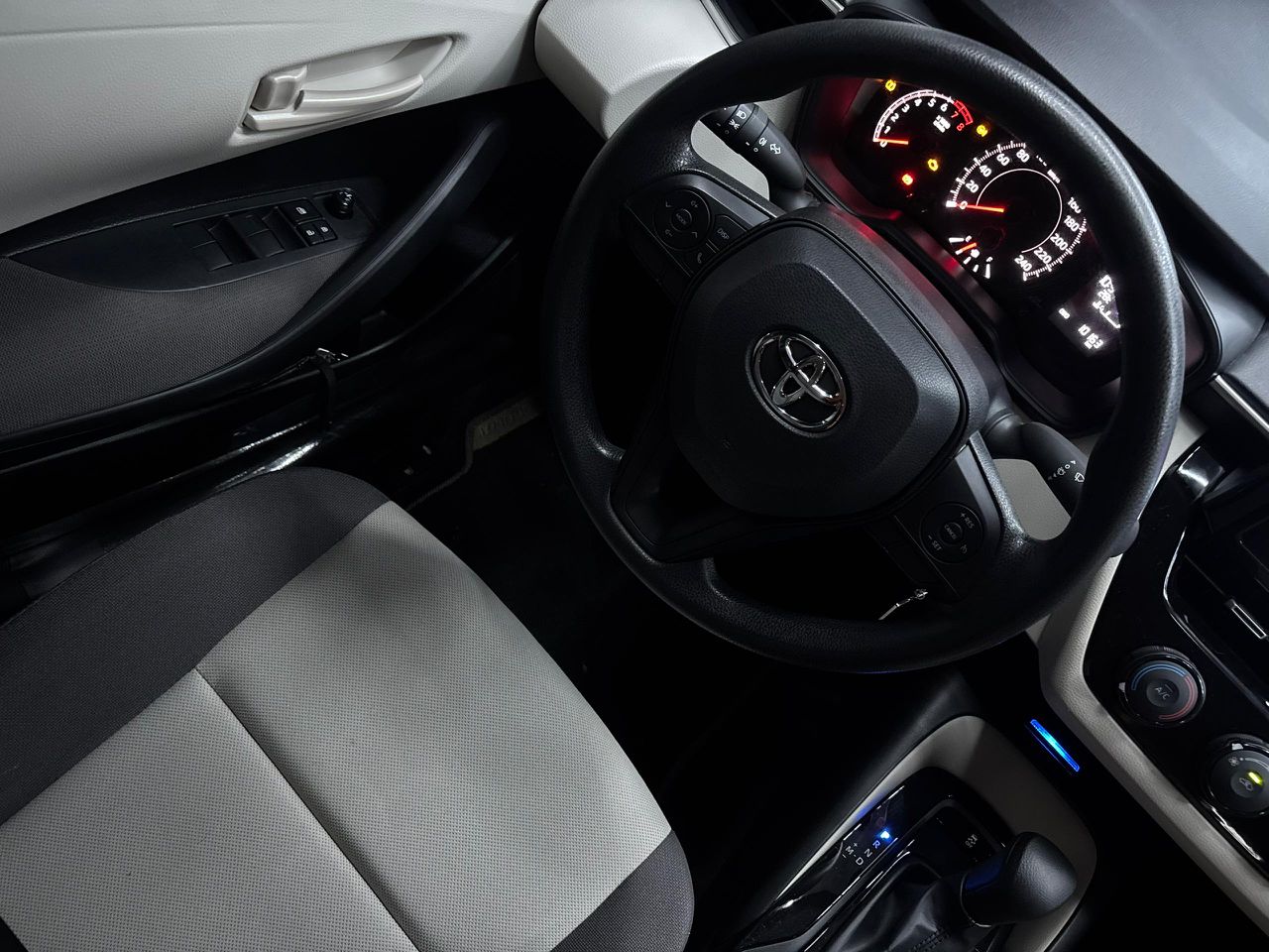 Toyota Corolla + – Año 2024