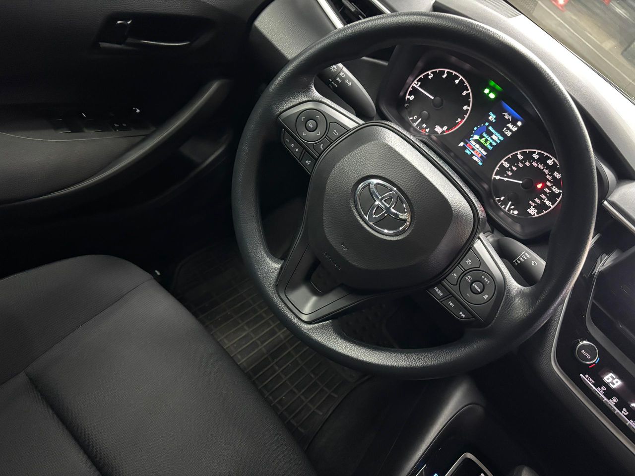 Toyota Corolla LE – Año 2024