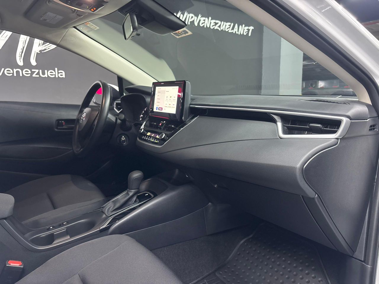 Toyota Corolla LE – Año 2024