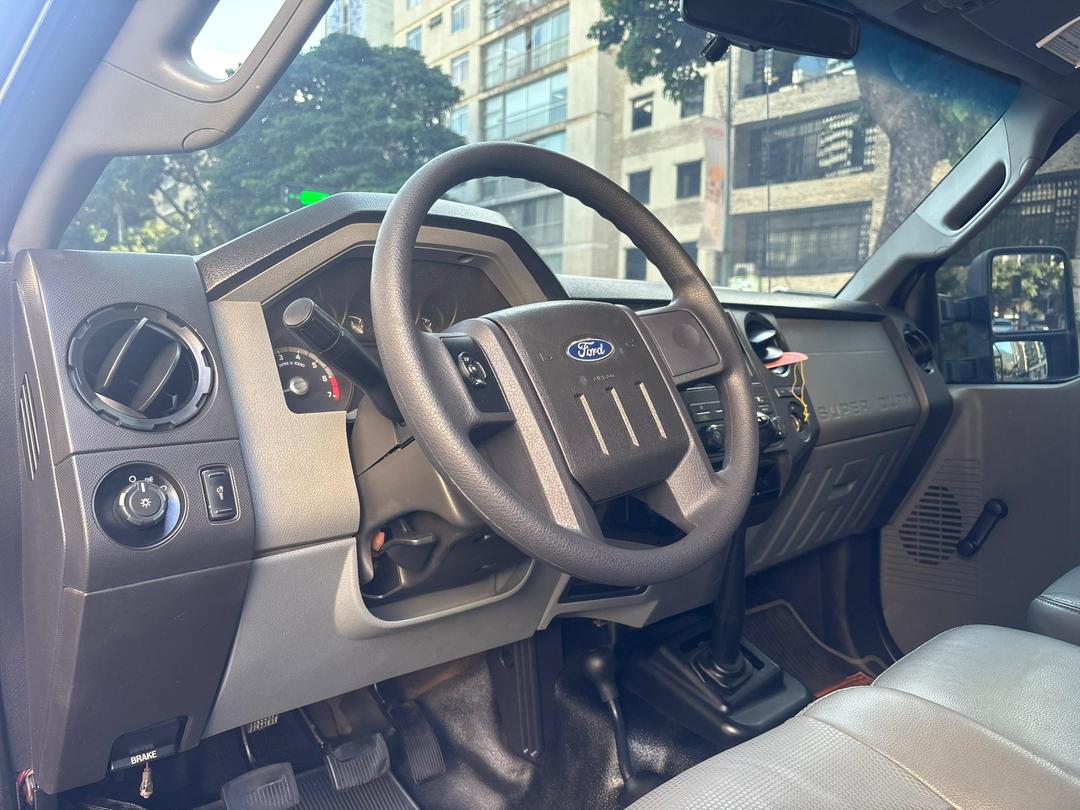 Ford Super Duty 350 4×4 – Año 2013