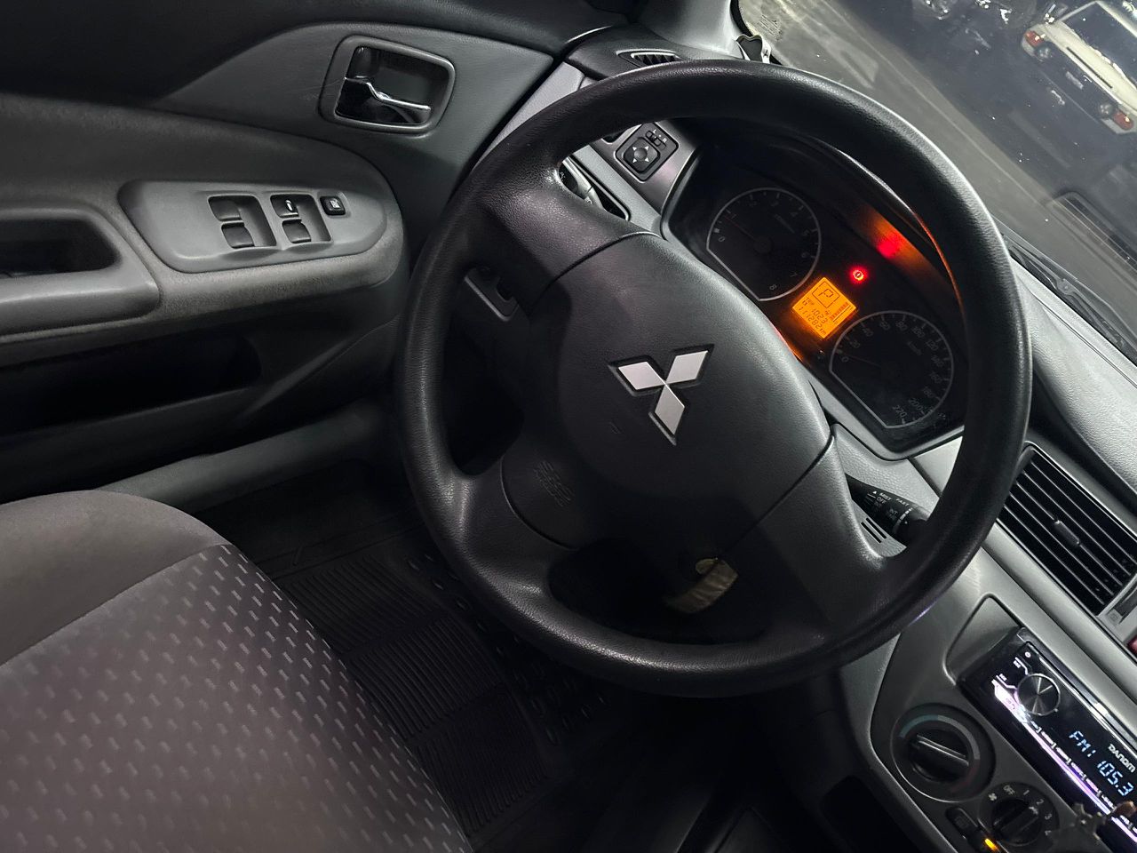 Mitsubishi Lancer GLX – Año 2013