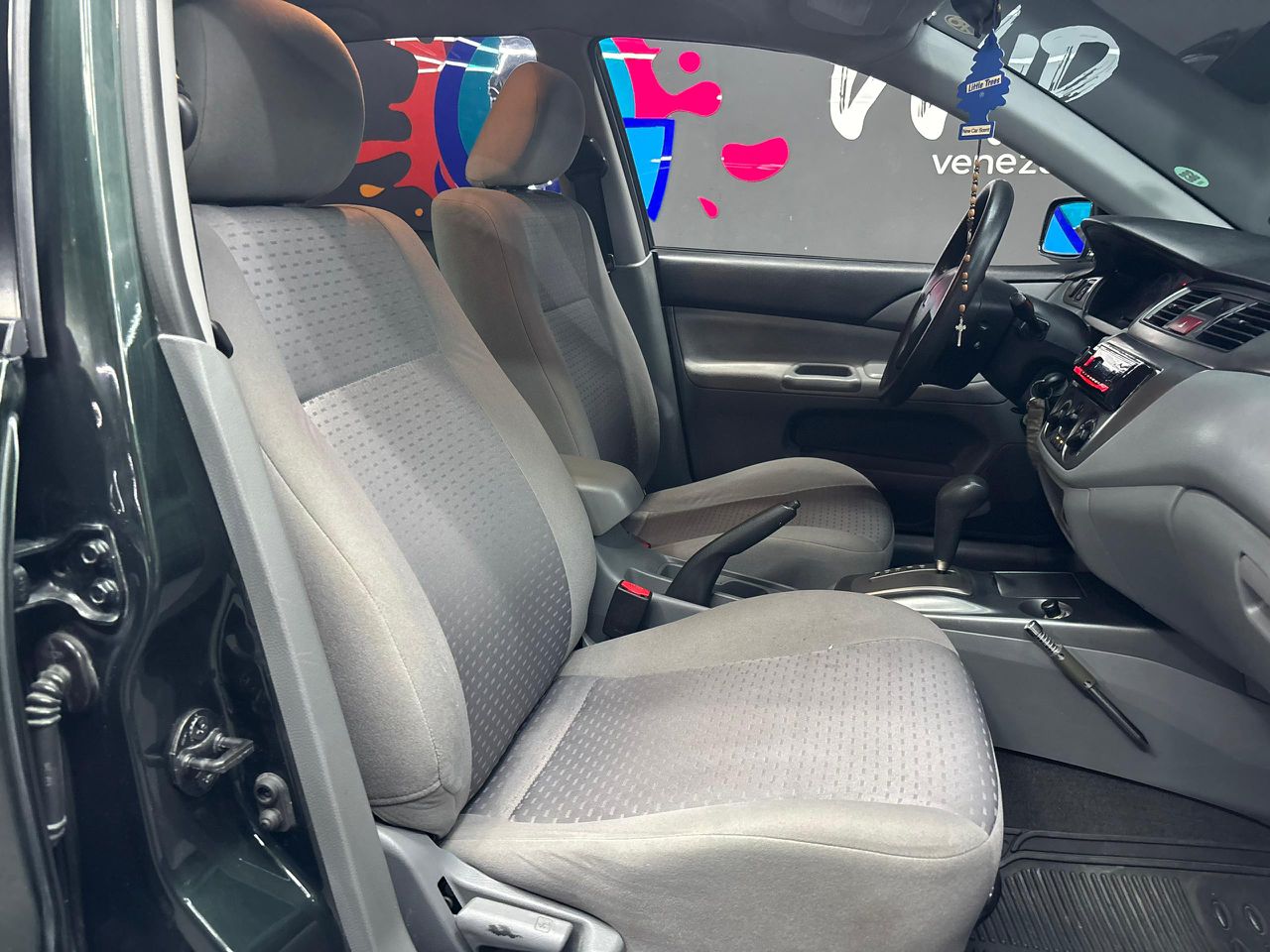 Mitsubishi Lancer GLX – Año 2013