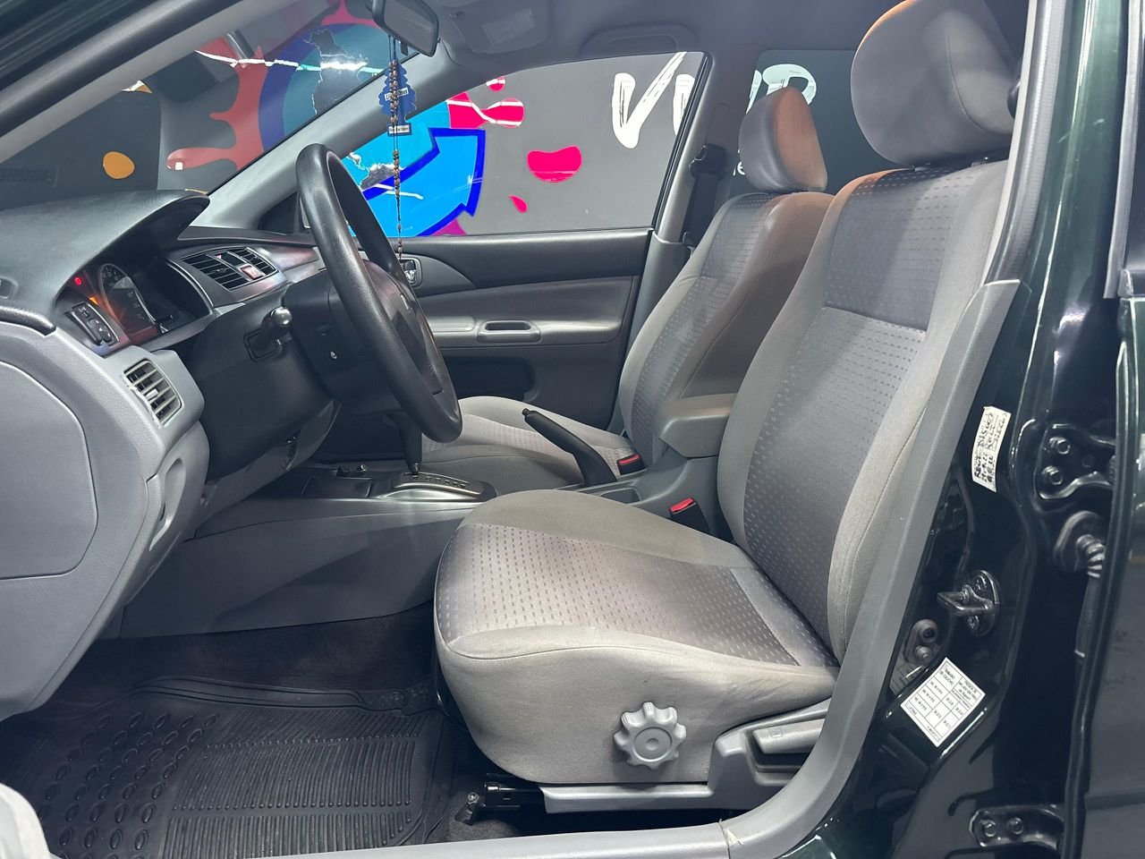 Mitsubishi Lancer GLX – Año 2013