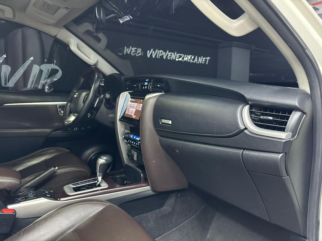 Toyota Fortuner VXR+  Blindada Nivel III – Año 2018