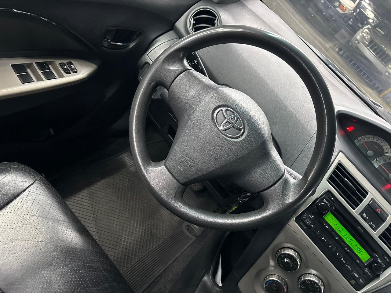 Toyota Yaris Belta – Año 2007