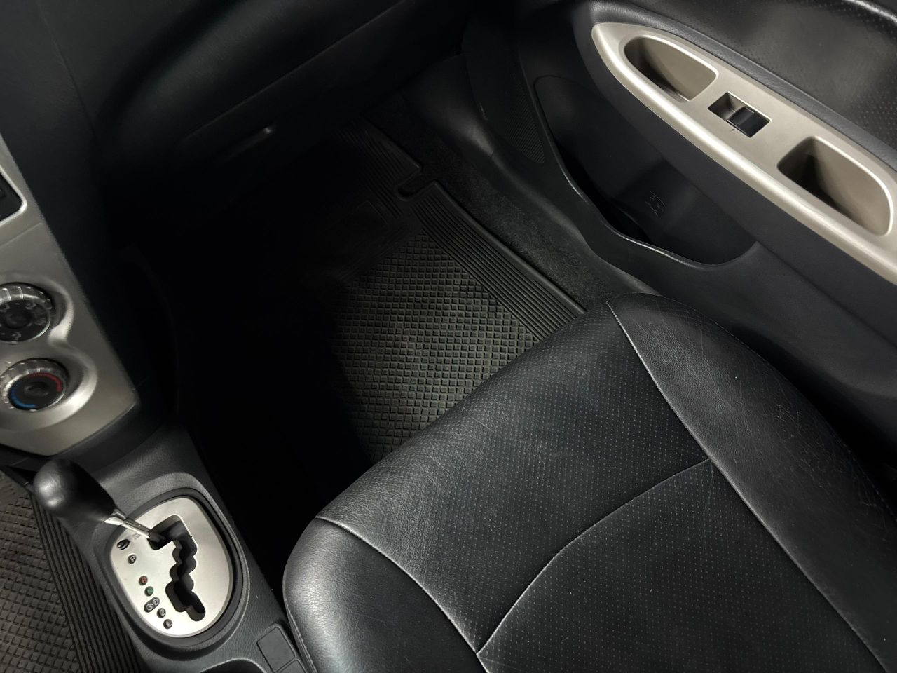 Toyota Yaris Belta – Año 2007