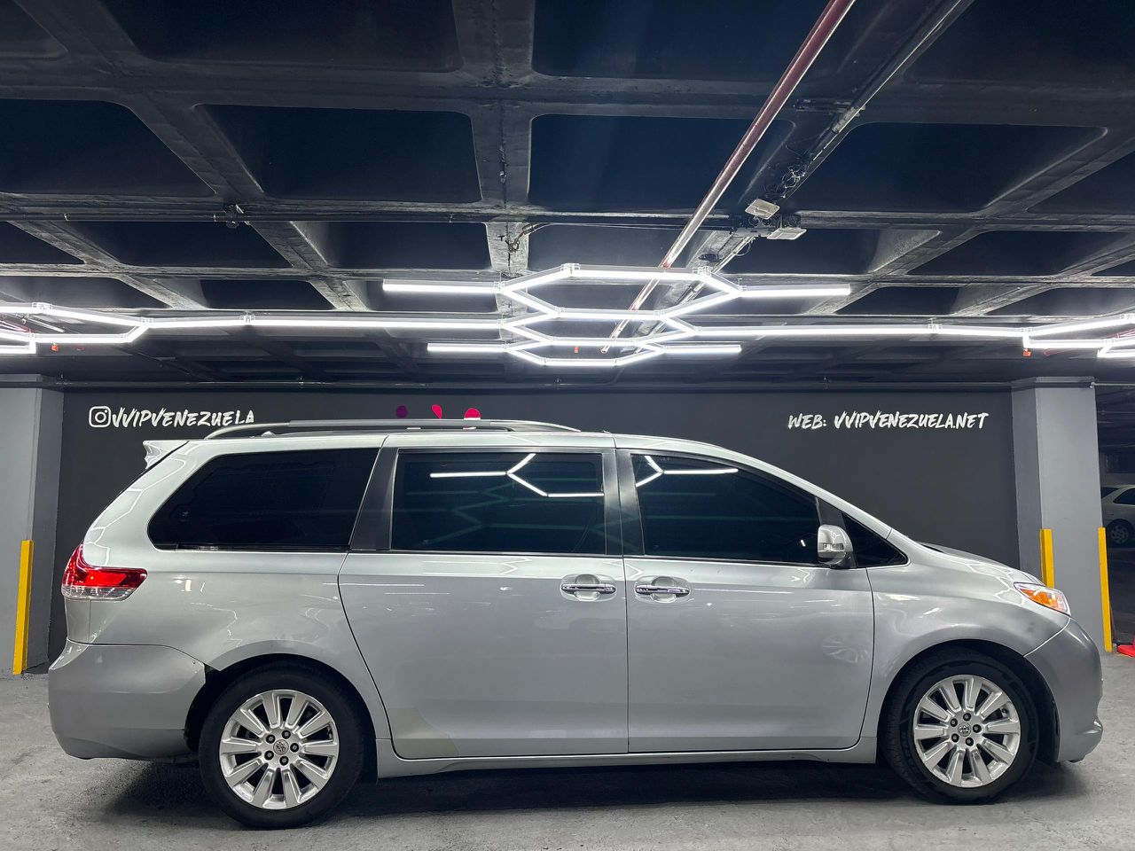 Toyota Sienna Limited AWD Blindada Nivel III – Año 2014