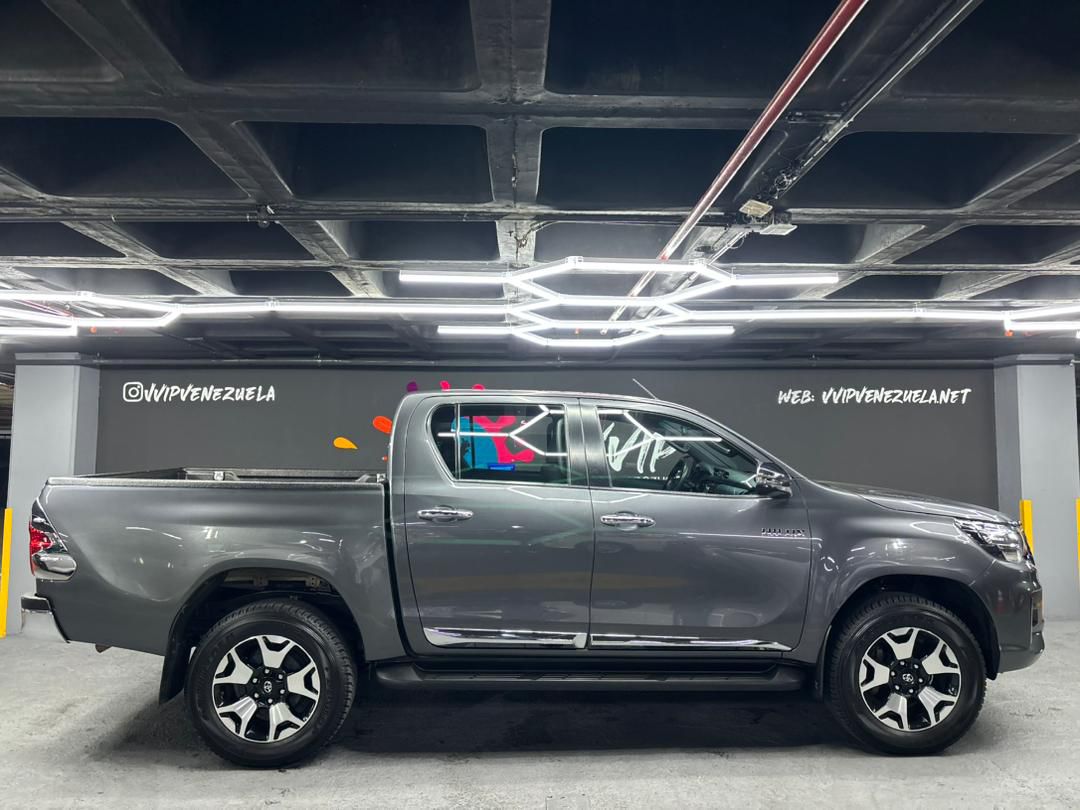 Toyota Hilux SR5 Platinium 2.7 – Año 2019