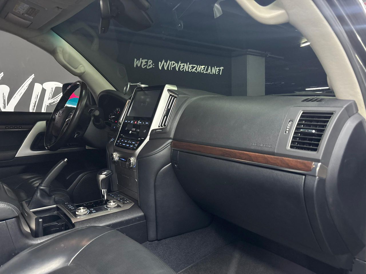 Toyota Land Cruiser V8 – Año 2018