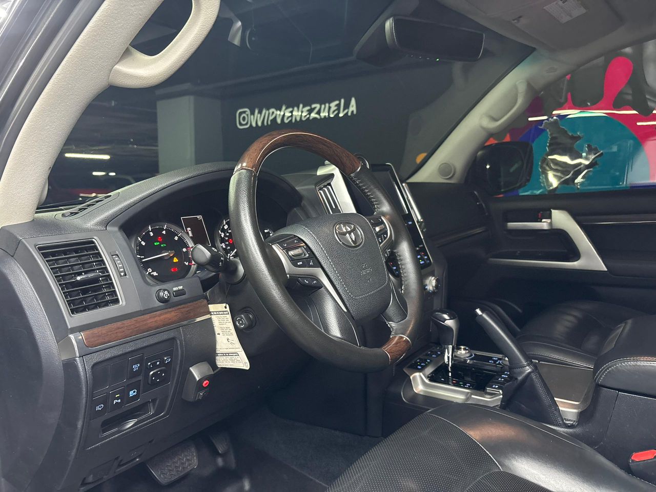 Toyota Land Cruiser V8 – Año 2018