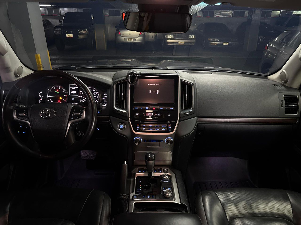 Toyota Land Cruiser V8 – Año 2018