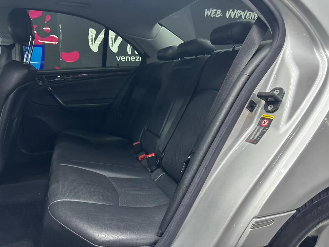 Mercedes Benz C320 V6 – Año 2002