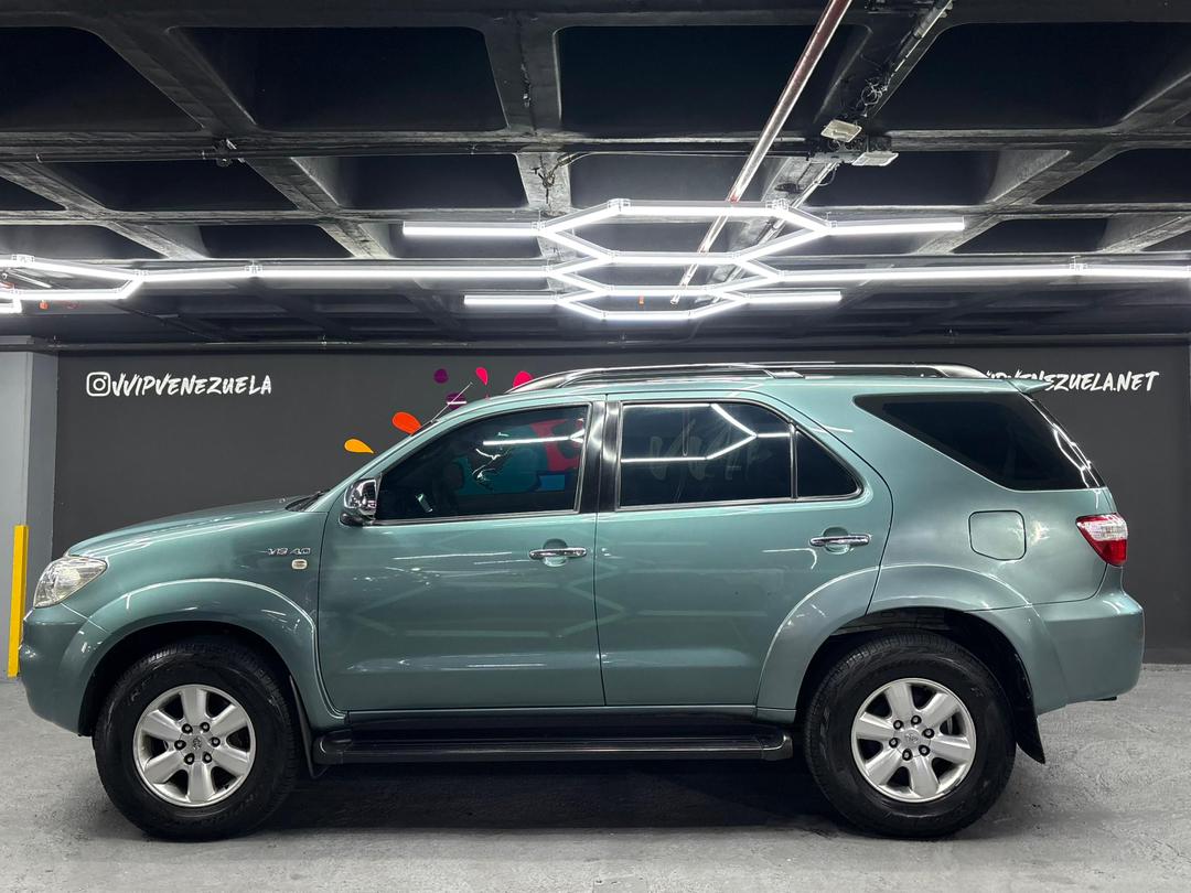 Toyota Fortuner – Año 2010