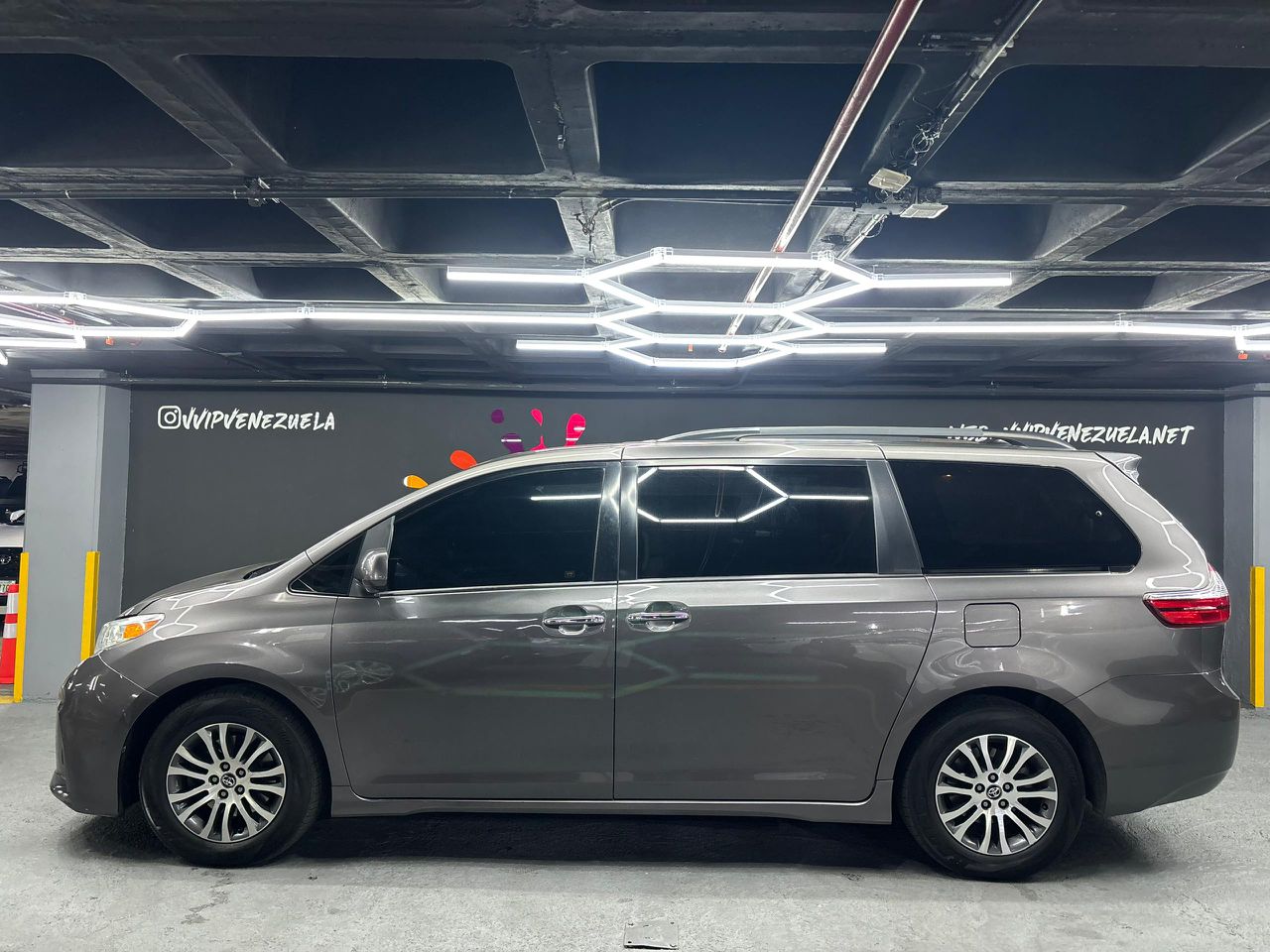Toyota Sienna XLE- Año 2019