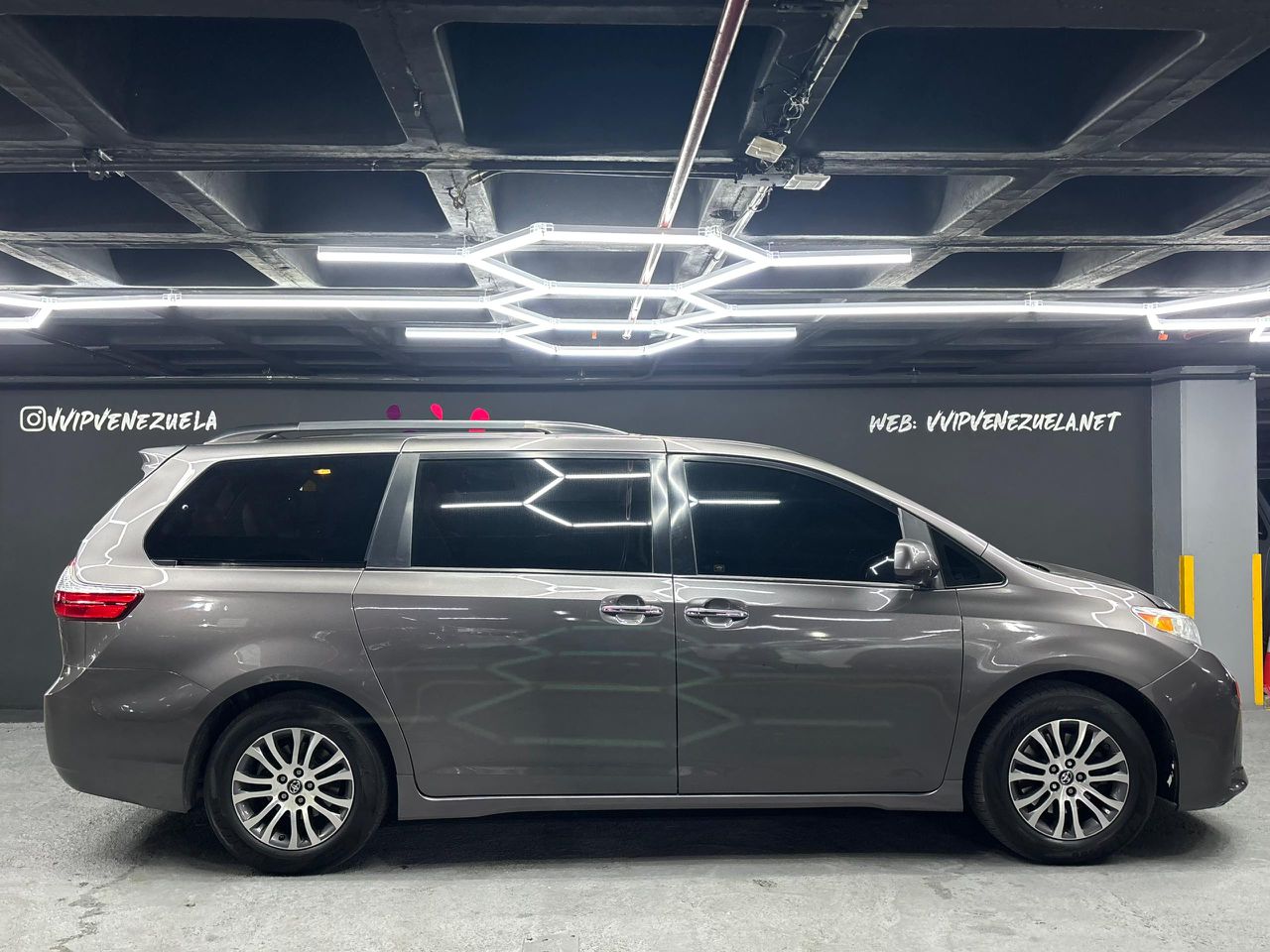 Toyota Sienna XLE- Año 2019