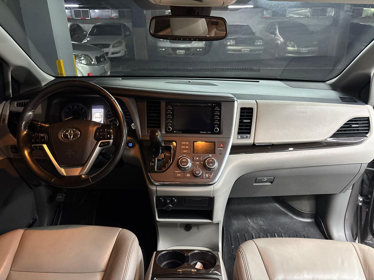 Toyota Sienna XLE- Año 2019