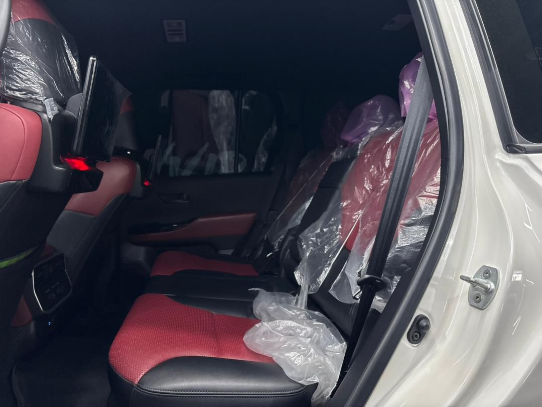 Toyota Land Cruiser Serie 300 (LC300) – Año 2024