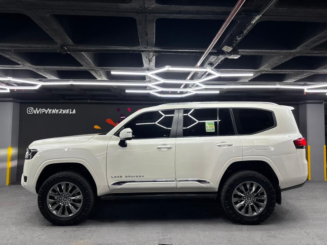 Toyota Land Cruiser Serie 300 (LC300) – Año 2024