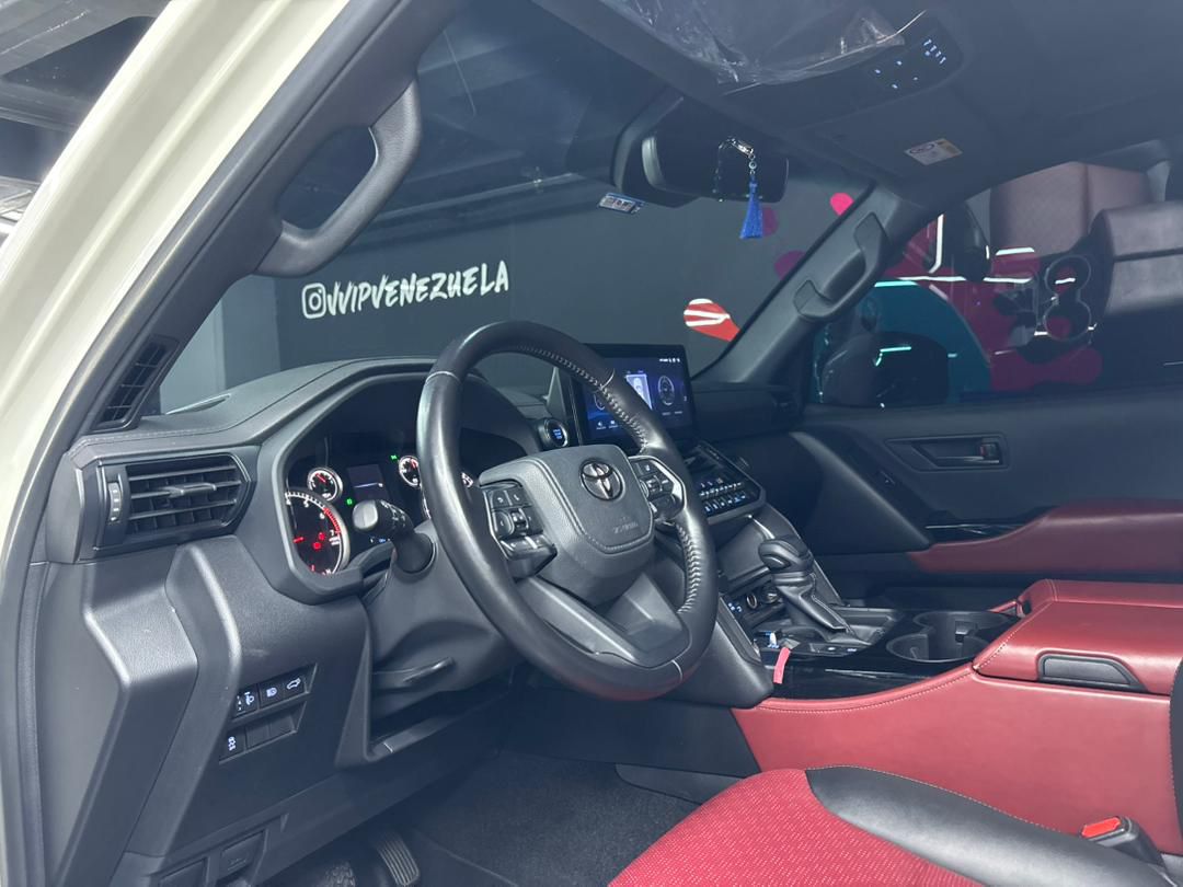 Toyota Land Cruiser Serie 300 (LC300) – Año 2024
