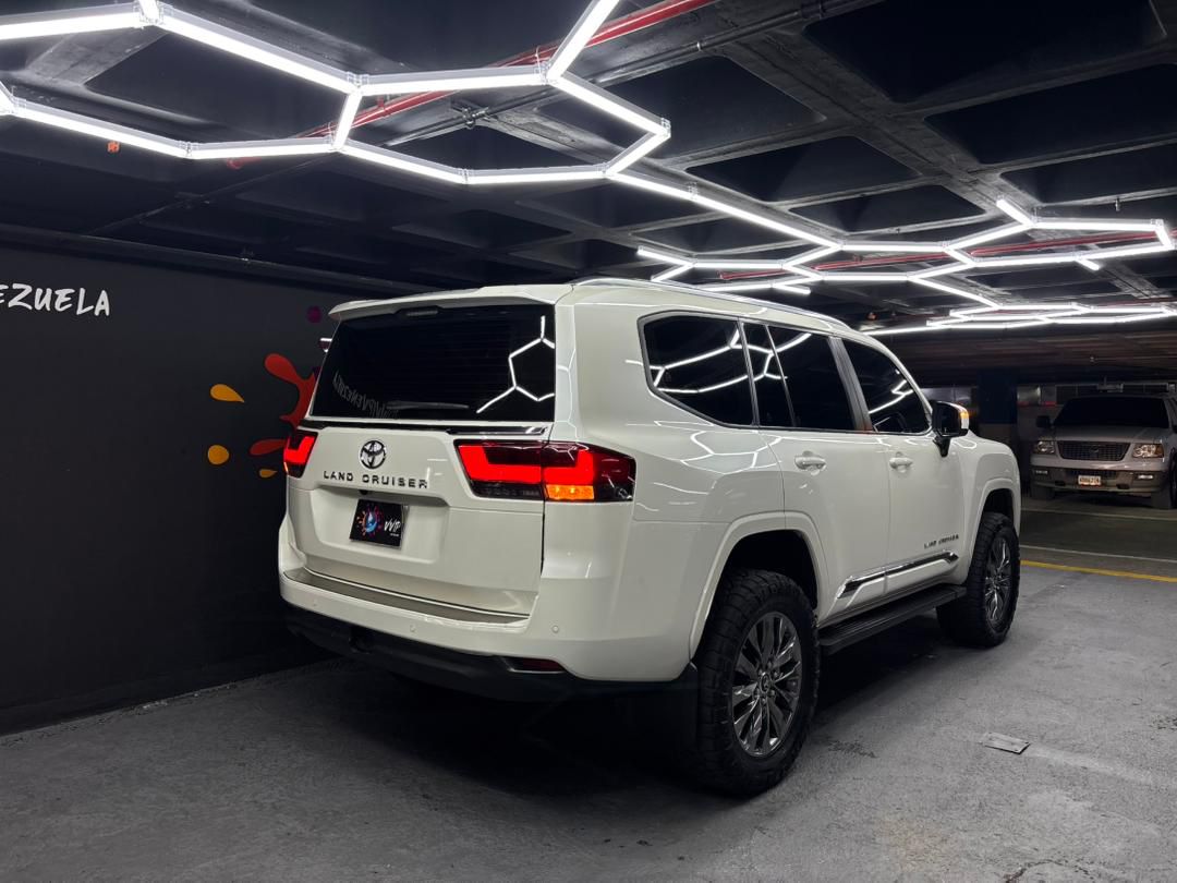 Toyota Land Cruiser Serie 300 (LC300) – Año 2024