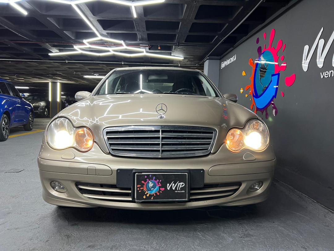 Mercedes Benz C200 Kompressor – Año 2005