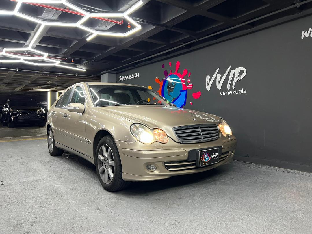 Mercedes Benz C200 Kompressor – Año 2005