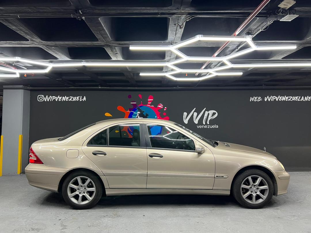 Mercedes Benz C200 Kompressor – Año 2005