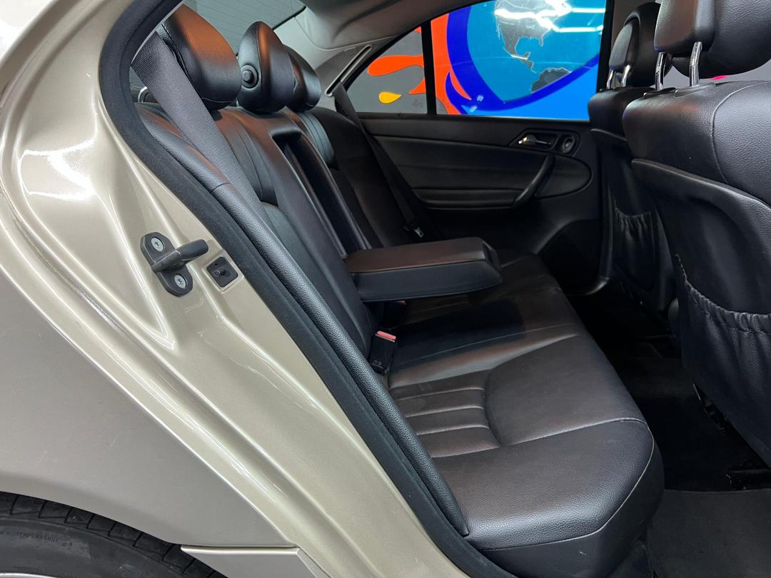Mercedes Benz C200 Kompressor – Año 2005