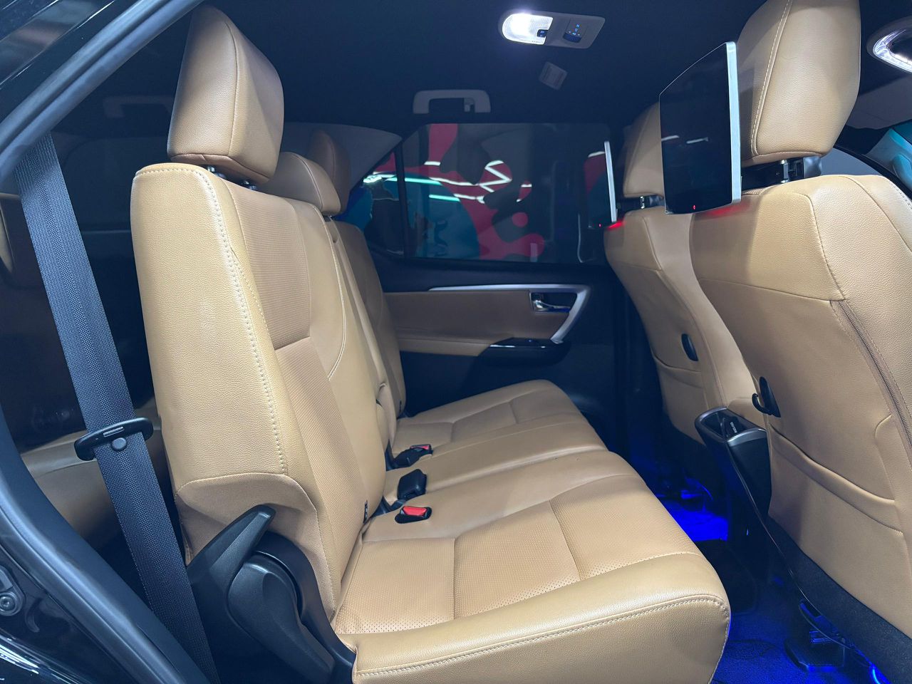 Toyota Fortuner Black Edition V6 4.0 – Año 2023