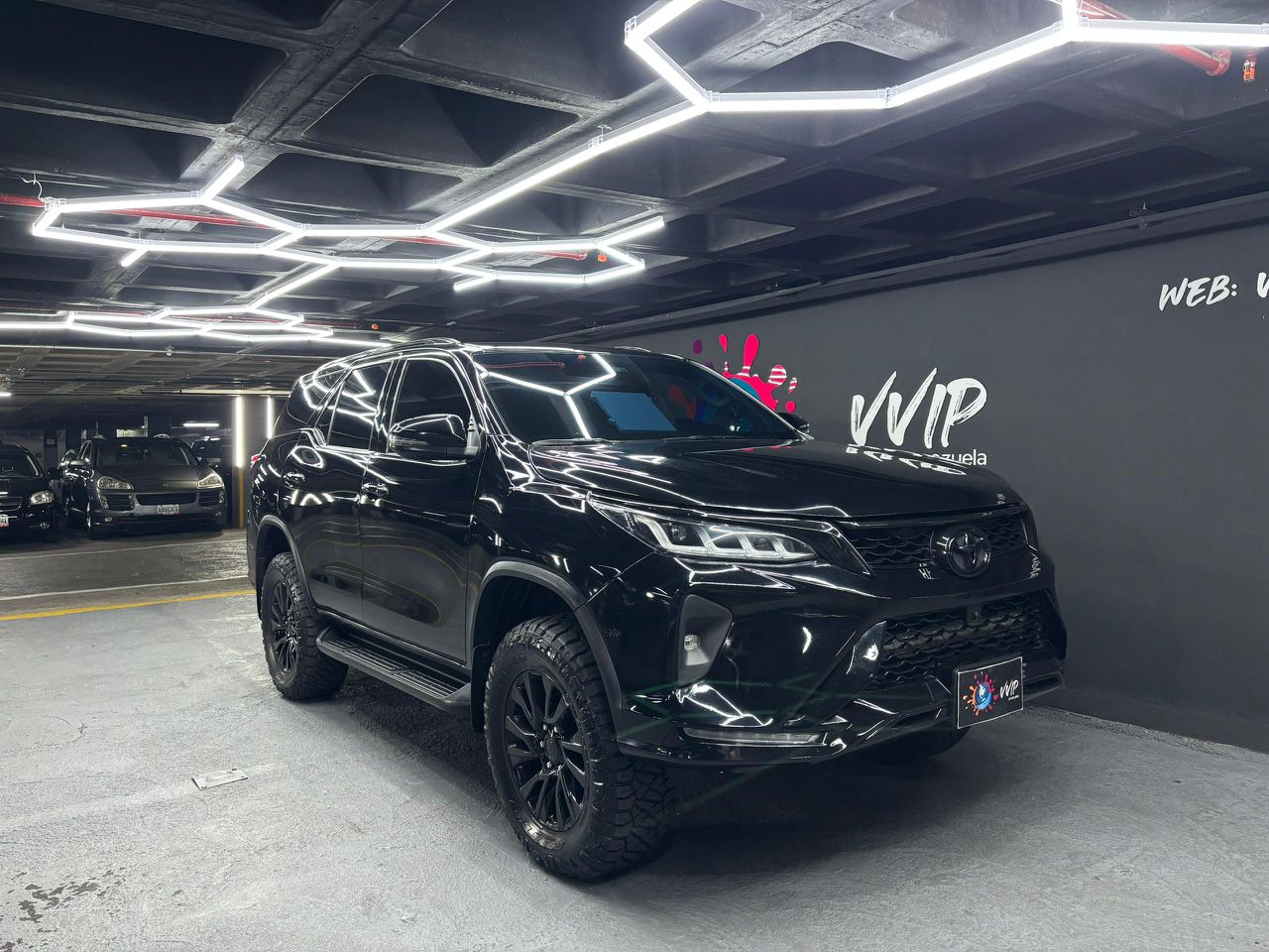 Toyota Fortuner Black Edition V6 4.0 – Año 2023