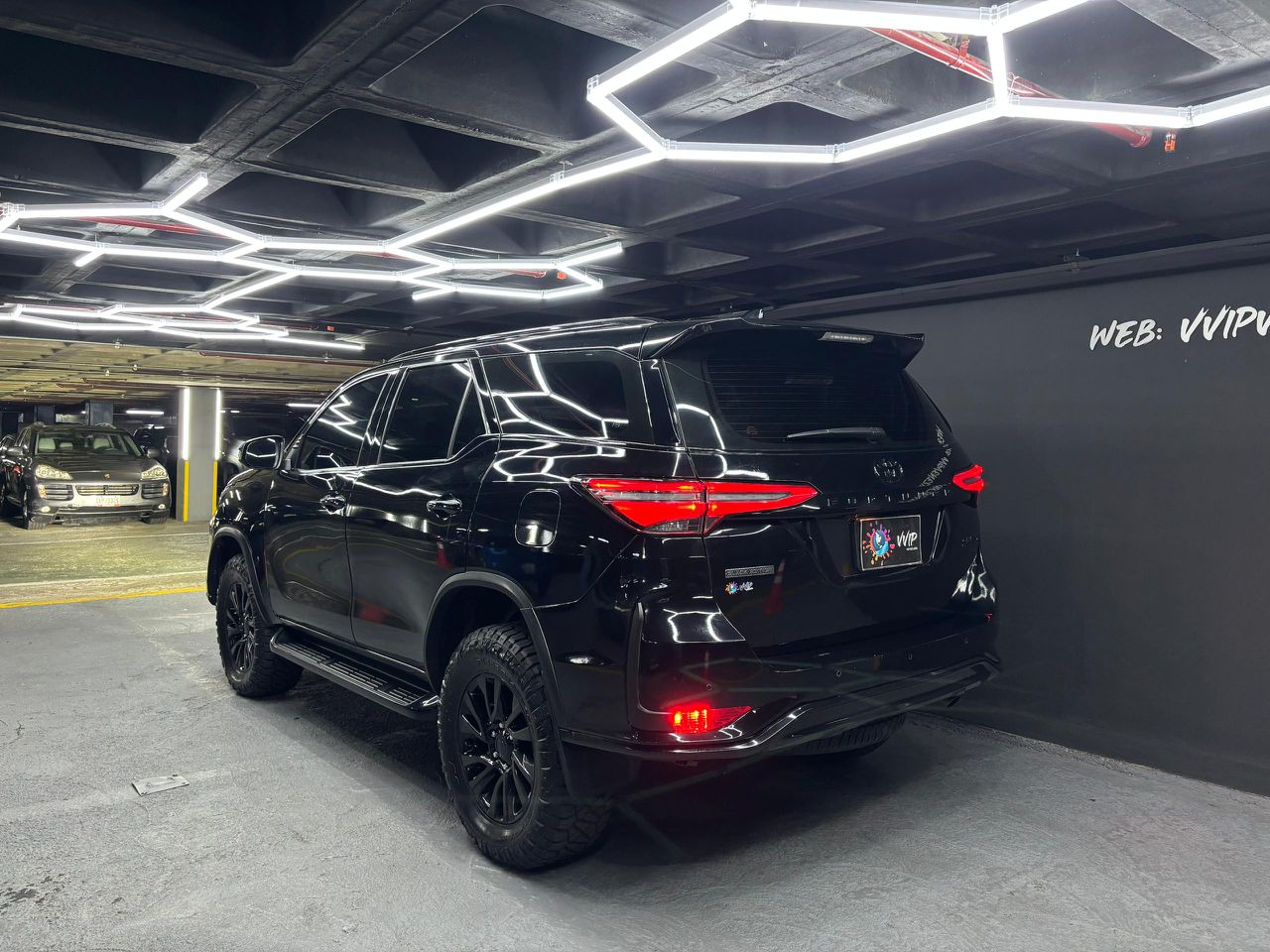 Toyota Fortuner Black Edition V6 4.0 – Año 2023