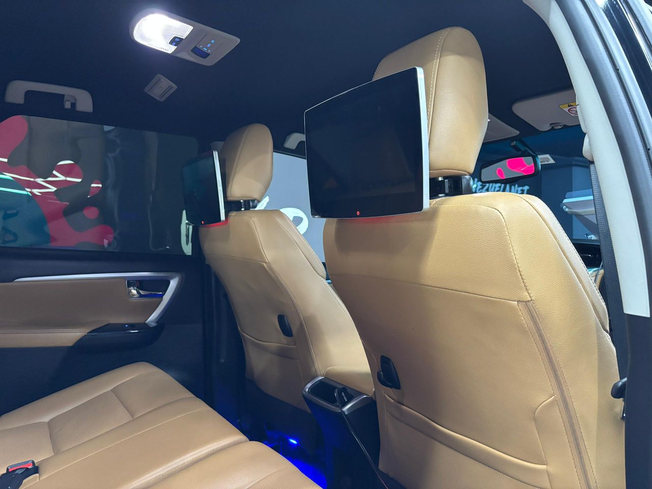 Toyota Fortuner Black Edition V6 4.0 – Año 2023