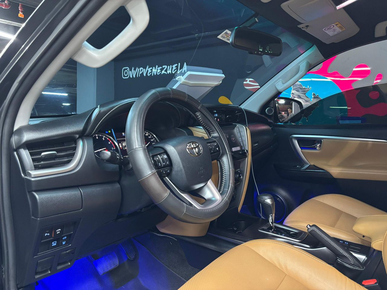 Toyota Fortuner Black Edition V6 4.0 – Año 2023