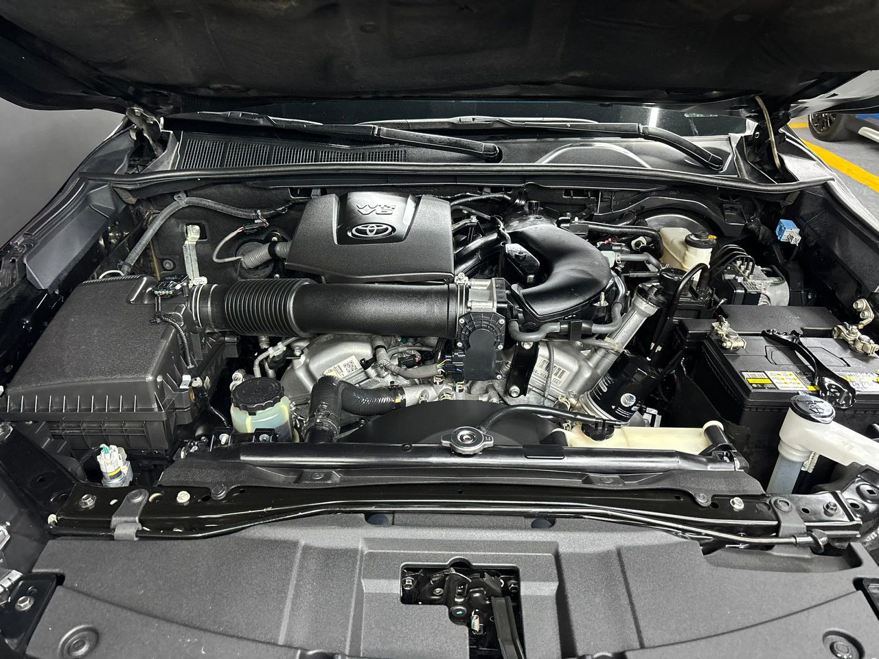 Toyota Fortuner Black Edition V6 4.0 – Año 2023